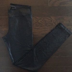 Snake print leggings - black - Barely worn
